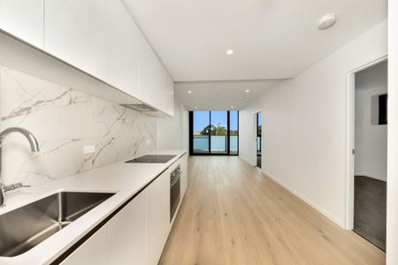 Brand New Living at "The Shard" - Modern Style and Ultimate Convenience - Photo 5