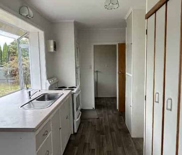 Appealing on Ascot - Photo 2