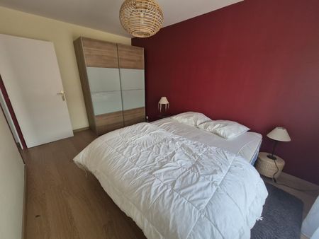 Location Appartement 3 pièces 65m² LILLE 59000 - Photo 4