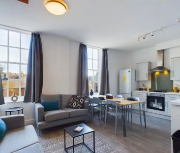 5 Bedroom House - Photo 4