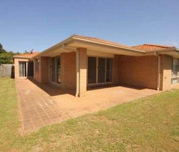 “Spacious 4 Bedroom Home in North Lakes School Zone!” - Photo 1
