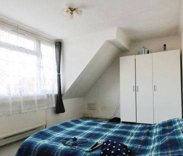 Hinksey Close, Langley - Photo 1