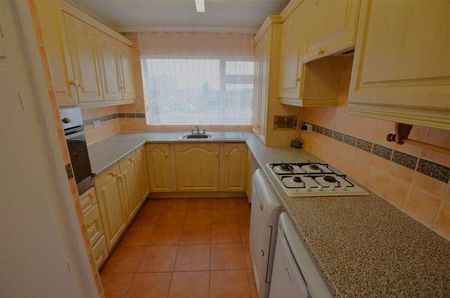 Bowland Avenue, Knutton, Newcastle, ST5 - Photo 4