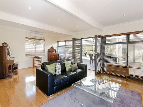 14 Perry Avenue, Daw Park - Photo 1