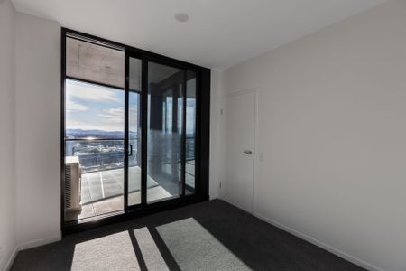 Modern Two-Bedroom Apartment in a Prime Location - Photo 5