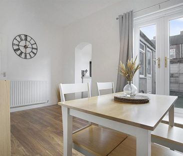 2 bedroom terraced house to rent - Photo 4