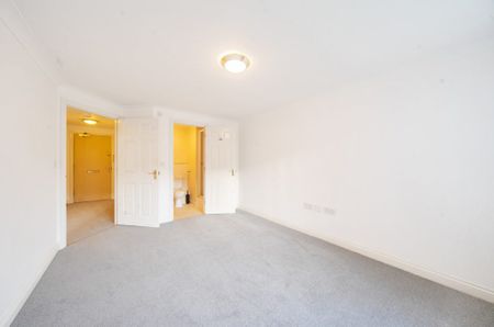 2 Bedroom Flat / Apartment - The Lamports, Alton - Photo 4