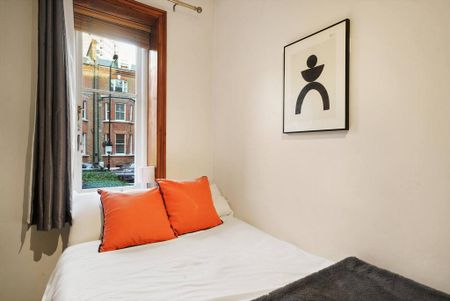 1 bedroom in a house share to rent - Photo 3