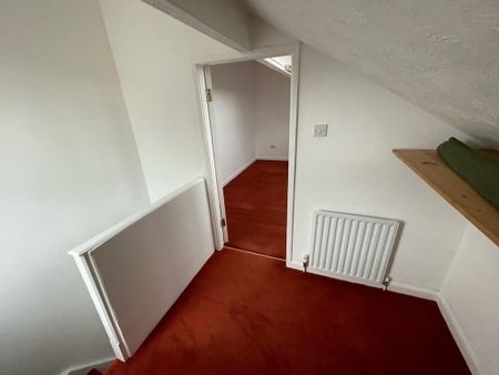 2 bedroom terraced house to rent - Photo 4