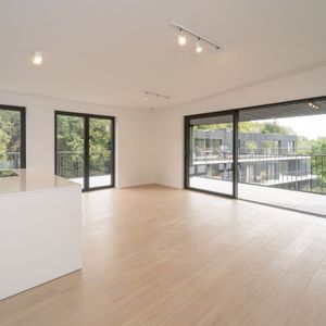 Appartement te huur in Gent voor € 1.700 met 3 slaapkamers - Photo 2