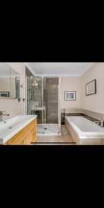 grande maison a louer ste-foy 7 chambres 2 1/2 s-bain - Photo 4