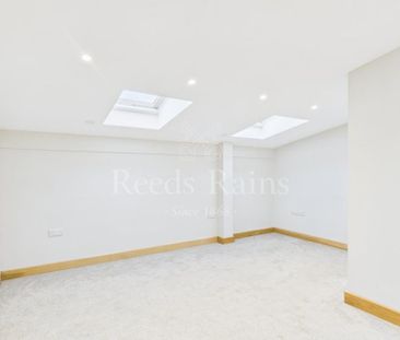 4 bedroom semi-detached house to rent - Photo 2