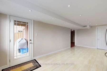 For Lease - 179 Armstrong Crescent, Bradford West Gwillimbury, Ontario - Photo 5