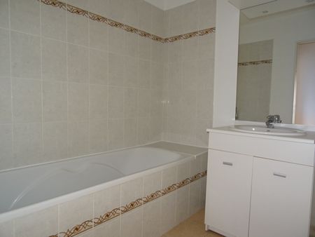 Location Appartement 2 pièces 43m² ST JEAN LE BLANC 45650 - Photo 3