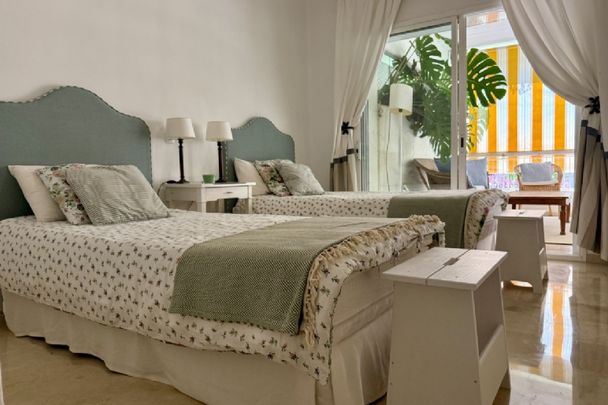 3 Bedroom Apartment For Rent in The Golden Mile, Málaga - Photo 1