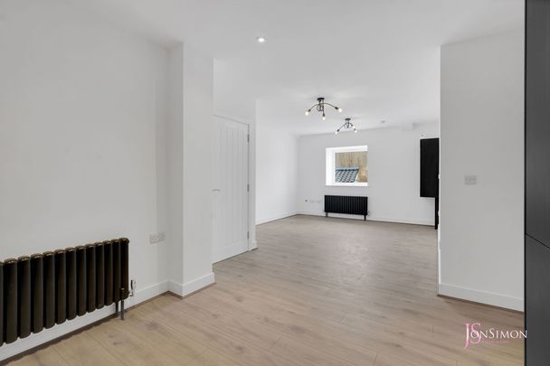 Deerplay Apartments, Heald Lane - Photo 1