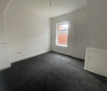 4 bedroom terraced house to rent - Photo 2