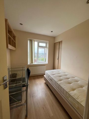 4 bedroom semi-detached house to rent - Photo 4