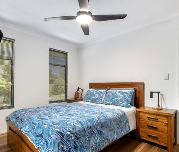 STYLISH MODERN HOME IN GREAT LOCATION - Photo 5