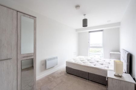 2 bedroom flat to rent - Photo 2