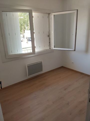 Location Appartement 4 pièces 81m² NARBONNE 11100 - Photo 4