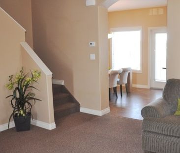 61 Pinetree Close, Blackfalds – Attached Garage – Great Location - Photo 1