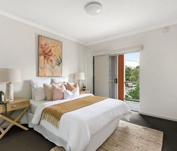 Spacious Two-Bedroom Apartment Close to Nundah Village - Photo 5