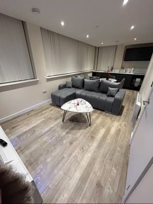 1 Bed Penthouse, Seymour Grove, M16 - Photo 1