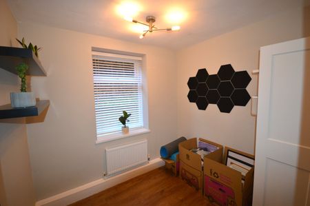 2 bedroom apartment to rent - Photo 4