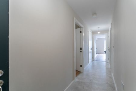 301 College Court Central, Belfast BT1 6BF - Photo 4