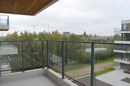 Nieuwbouwappartement aan Kanaal Bossuit-Kortrijk te Harelbeke - Photo 2