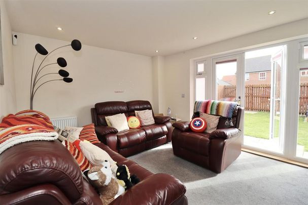 3 bedroom semi-detached house to rent - Photo 1