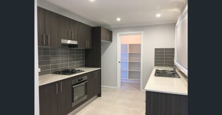 Modern & Spacious Family Home in Popular Elderslie - Photo 3