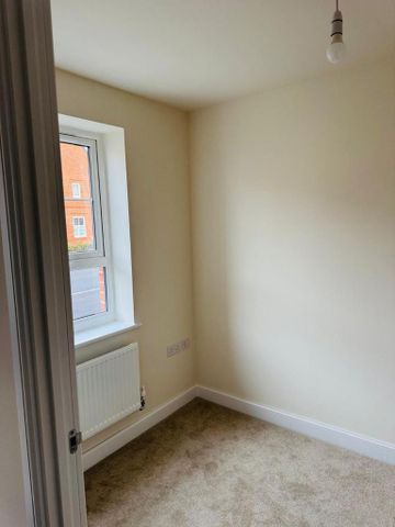 4 bedroom detached house to rent - Photo 3