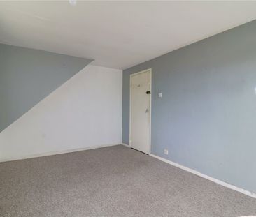 Pasture Road South, Barton-upon-Humber, Lincolnshire, DN18 5RA - Photo 2