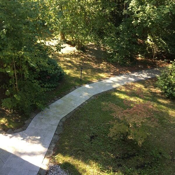 Charmante 2.0-Zimmerwohnung mit gedeckter Terrasse - Photo 1