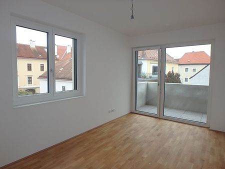 ERSTBEZUG - 3-Zimmer Wohnung mit Balkon, Lift und möglichem Garagenplatz in bester Zentrumslage - Foto 4