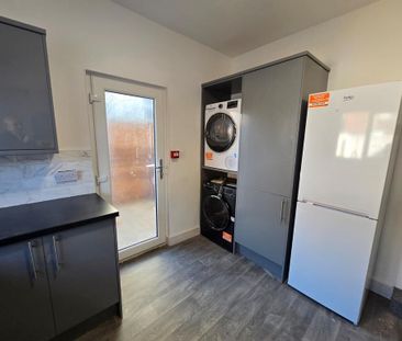 1 bedroom in a house share to rent - Photo 5