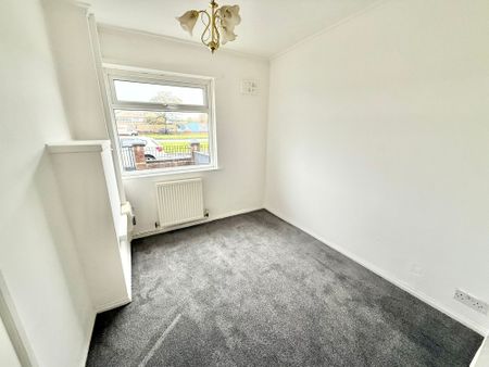 3 bed terraced house to rent in Crediton Close, Liverpool, L11 - Photo 3