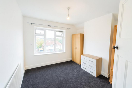 3 bedroom semi-detached house to rent - Photo 4