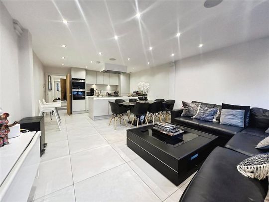 4 bedroom terraced house to rent - Photo 1