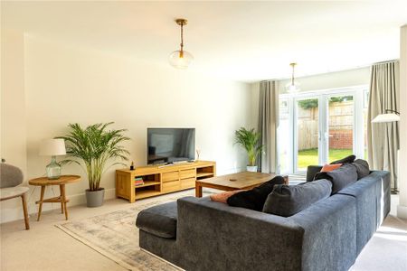 4 bedroom detached house to rent - Photo 2