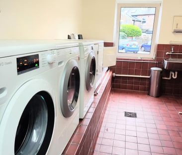 1 bedroom retirement property to rent - Photo 2