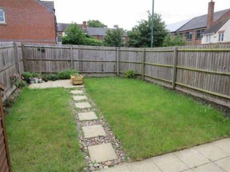 2 bedroom semi-detached house to rent - Photo 5