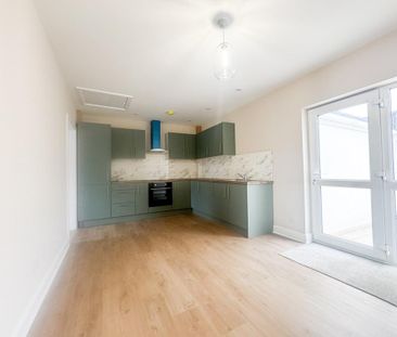 2 bedroom flat to rent - Photo 3