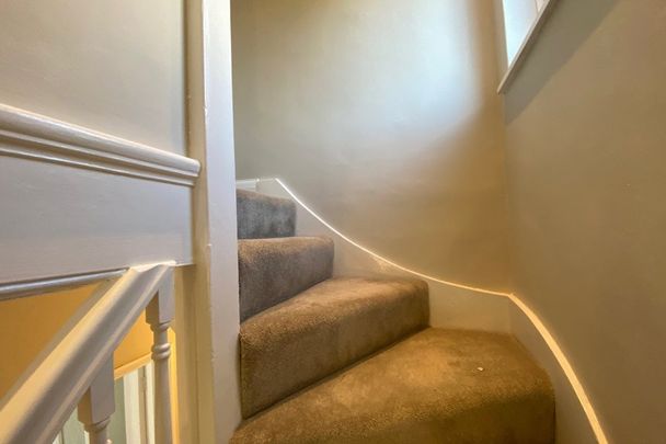 London Road - Photo 1