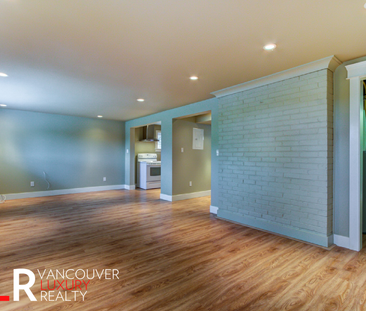 None in West Vancouver, BC - Photo 2