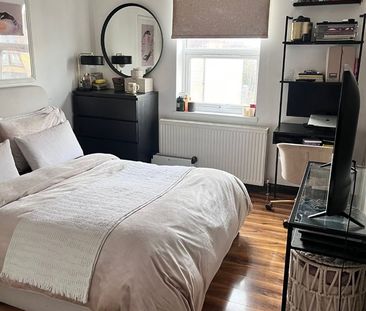 2 Bed Terraced House, Milkwood Road, SE24 - Photo 6