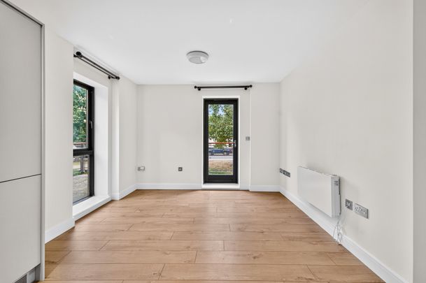Woodmill Road, London, E5 9GB - Photo 1