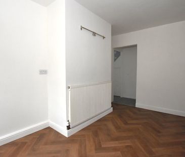 3 bedroom Bungalow To Let - Photo 2